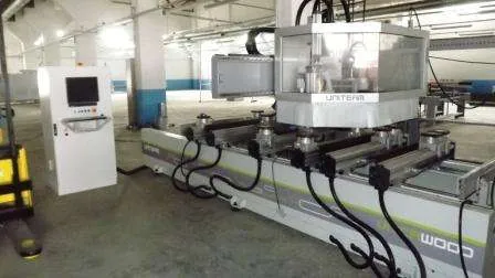 Centru de prelucrare CNC pentru lemn